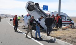 Kars'ta iki otomobil çarpıştı, 1 kişi öldü, 6 kişi yaralandı