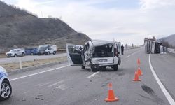 Bingöl'de trafik kazasında 4'ü jandarma personeli 5 kişi yaralandı