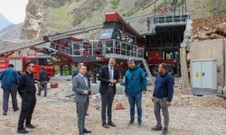 Vali Çelik, mobil konkasör tesisini inceledi