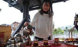 Japonya'nın ilk "Türk çayı demleme ustası" Yumika Arita