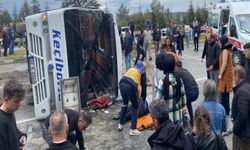 Yolcu midibüsü devrildi: 16 yaralı