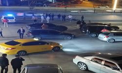 Trafik levhasına çarpan motosikletteki 2 kişi öldü