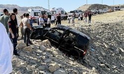 Şırnak'ta hafif ticari araç şarampole devrildi: 3 ölü, 3 yaralı