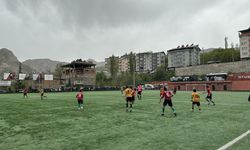 Yüksekova Belediyespor Üzümkıranspor’u penaltılarla geçti