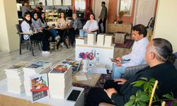 Hakkari VERDA Kültür ve Sanat Merkezinde imza günü