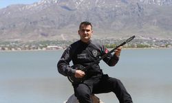 Van'da görev yapan müzik tutkunu polis memuru, 7 enstrüman çalıyor