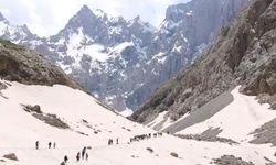 Hakkari'nin 20 bin yıllık buzullarına ilgi arttı
