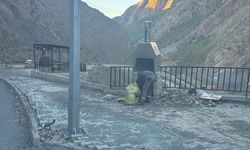 Hakkari şehir girişindeki çöpler toplandı