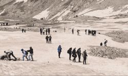 Hakkari'nin 20 Bin yıllık Buzulları doğaseverlerin dikkatini çekti