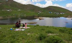 Hakkari'nin 3400 rakımlı gölünde kültürel buluşma