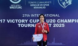 Özdemir'den Hakkari'yi gururlandıran başarı