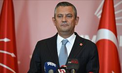 Özgür Özel'den 'Önder' mesajı: Ömrünü barış yolunda harcadığına şahidiz