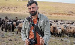 Fotoğraf makineli çoban çektikleriyle yöresini tanıtıyor
