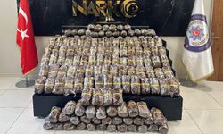 Van'da nakliye aracında 84 kilo esrar ele geçirildi