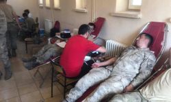 Hakkari'de jandarmadan kan bağışı
