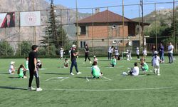 Hakkari’de Geleneksel Oyunlarla şenlik coşkusu