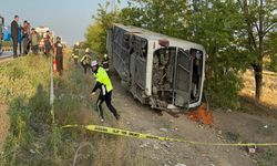Yolcu otobüsü devrildi: 1 ölü, 10'u ağır 26 yaralı