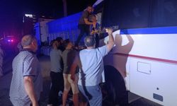 İşçi servisi tıra çarptı: 5’i ağır, 20 yaralı