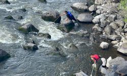 Kura Nehri'ne giren 2 kişi boğuldu