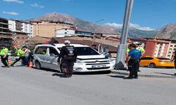 Hakkari'de aracın çarptığı yaşlı vatandaş yaralandı