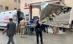 Hakkari'de askeri personeli taşıyan midibüs devrildi