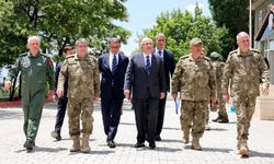 Bakan Güler ve TSK komuta kademesi İran sınırında