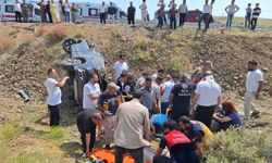 Bingöl'de otomobil şarampole devrildi: 5 yaralı
