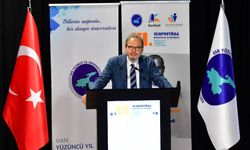 İş insanı Cüneyd Zapsu, Van'da gençlerle buluştu