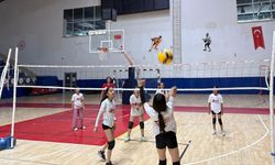 Hakkari’de Fabrika Voleybol gençleri spora bağlıyor