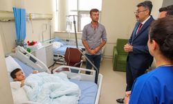 Vali Ali Çelik'ten bayramda hastalara moral ziyareti