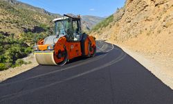 Çukurca köy yollarında çalışmalar devam ediyor