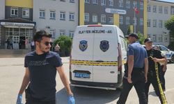 Okulda silahlı saldırıya uğrayan öğretmen yaşamını yitirdi