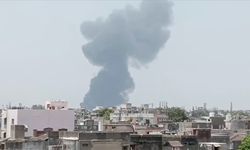 Hindistan'da 242 kişinin bulunduğu yolcu uçağı düştü