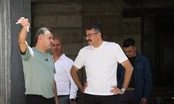 Vali Ali Çelik, Hakkari’deki çok amaçlı spor salonu inşaatını inceledi