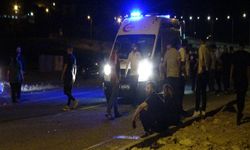 Direğe çarpan motosikletin sürücüsünün bacağı koptu