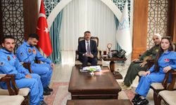 Yamaç paraşütçülerinden Vali Çelik’e ziyaret