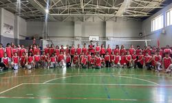 Van'da öğrencilere voleybol eğitimi verildi