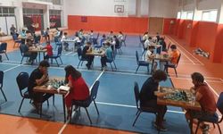 Hakkari’de Yıldırım Satranç İl Birinciliği Turnuvası düzenlendi