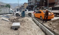 Hakkari'de esnaftan belediye ve VEDAŞ'a tepki!