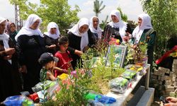 Öğretmen  Aksu Yüksekova’da mezarı başında anıldı