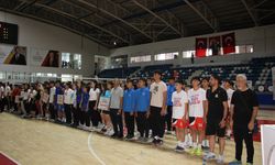 Hakkari’de Anadolu Yıldızlar Ligi Voleybol grup müsabakaları başladı
