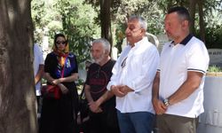 Kemal Sunal kabri başında anıldı
