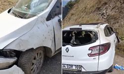 Hakkari'de kaya parçaları kazaya neden oldu: 4 yaralı