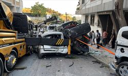 Kontrolden çıkan vinç 23 araca çarpıp hasar verdi