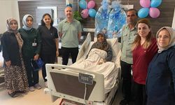 53 yaşında ikiz bebek dünyaya getirdi