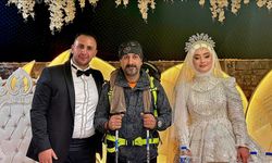 Dağcı kıyafetiyle düğüne katıldı