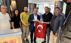 Hakkari’de Ay yıldızlı bayraklar asılmaya başlandı