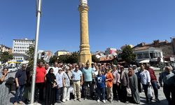 Hakkari'de görev yapan 40 yıllık asker arkadaşlar  buluştu