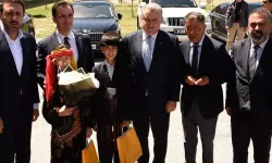 Bakan Bak, Van Gölü'nde tekne turu yaptı