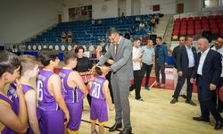 Madalyalarını Vali Çelik'ten aldılar
